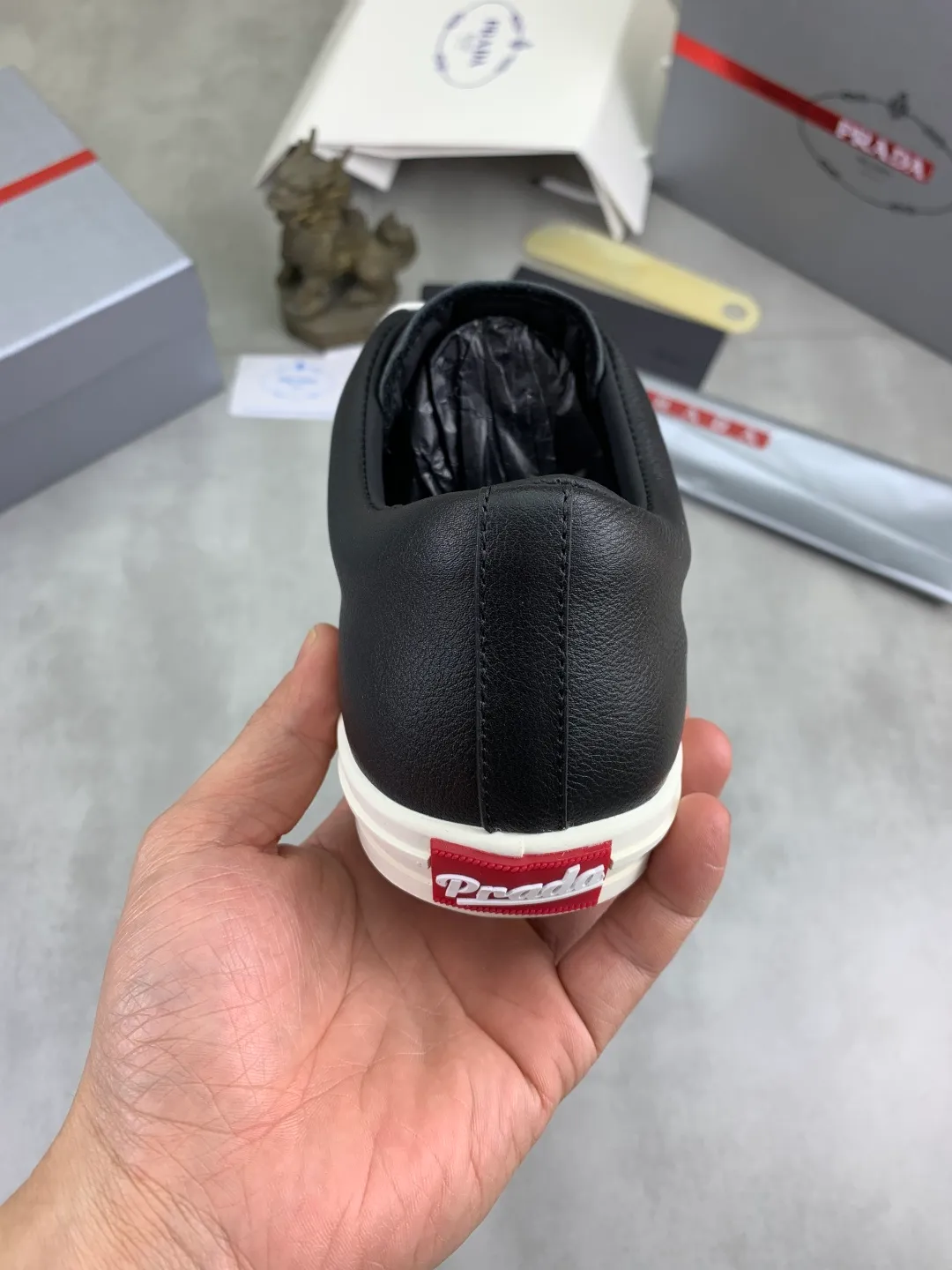 Men's men's shoes P560💰[New model] The latest hot model is on the official website, 🆘 The trendy brand (Prada) mainly promotes the hot model, avant-garde and versatile fashion men's shoes private version mold opening, cowhide surface splicing 1:1.. Fashionable and simple, original imported cowhide lining cowhide feet; the atmosphere and personality are more fashionable, eye-catching and pursuing class. It will subvert the old ideas and be a must-have for fashion trendsetters with you! Must keep it for yourself! Tall and comfortable, large and low, high-end quality workmanship. Code number: 38-44 3️⃣optional.
